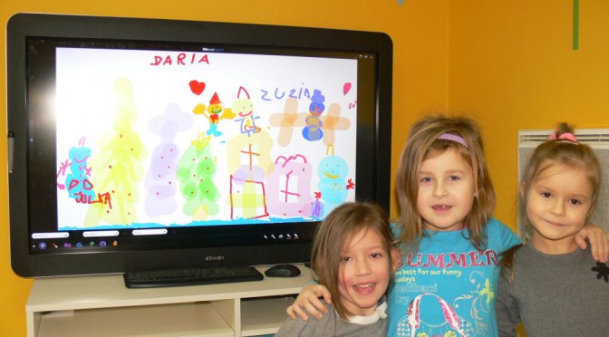 Kartki świąteczne na tablicy