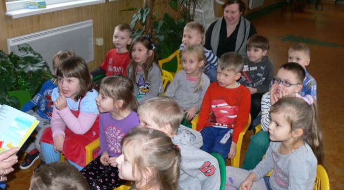 Krasnale wspólnie czytają…