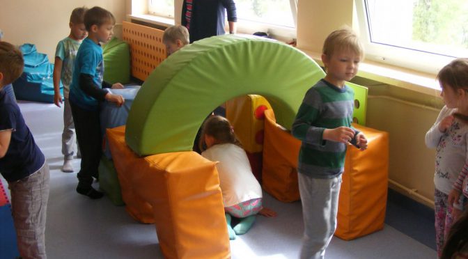 Krasnale z wizytą w szkole