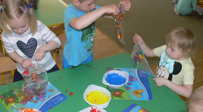 Krasnale i tęczowe obrazki