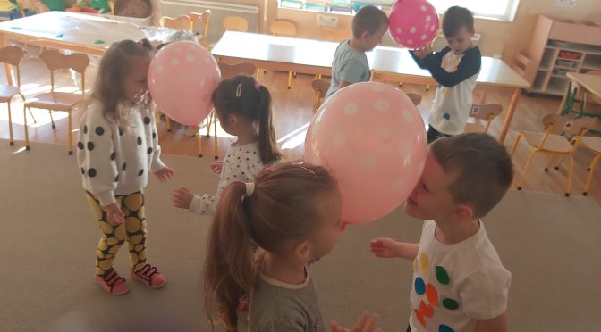 Biedronki i kotki – Dzień Kropki